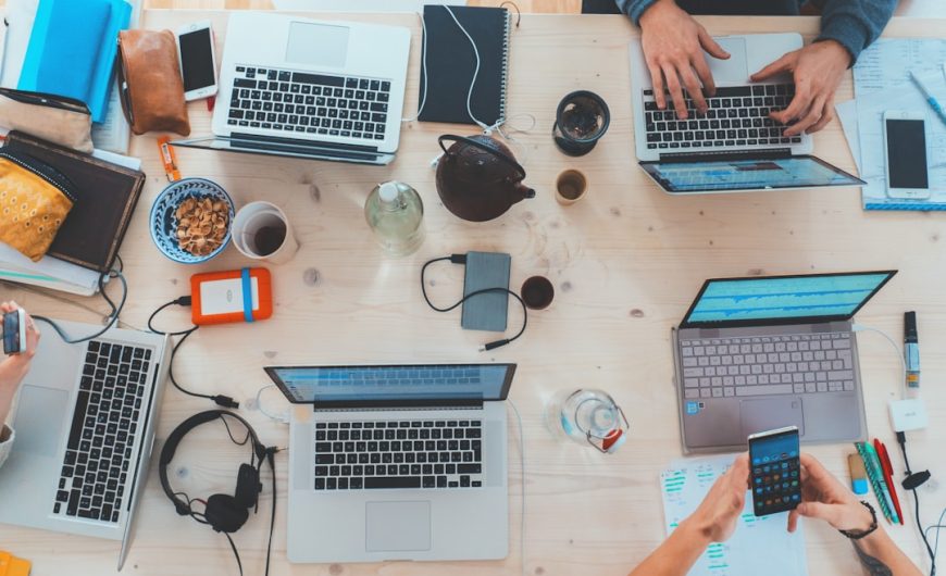 The Ultimate Guide to Tech Gadgets for the Modern Minimalist