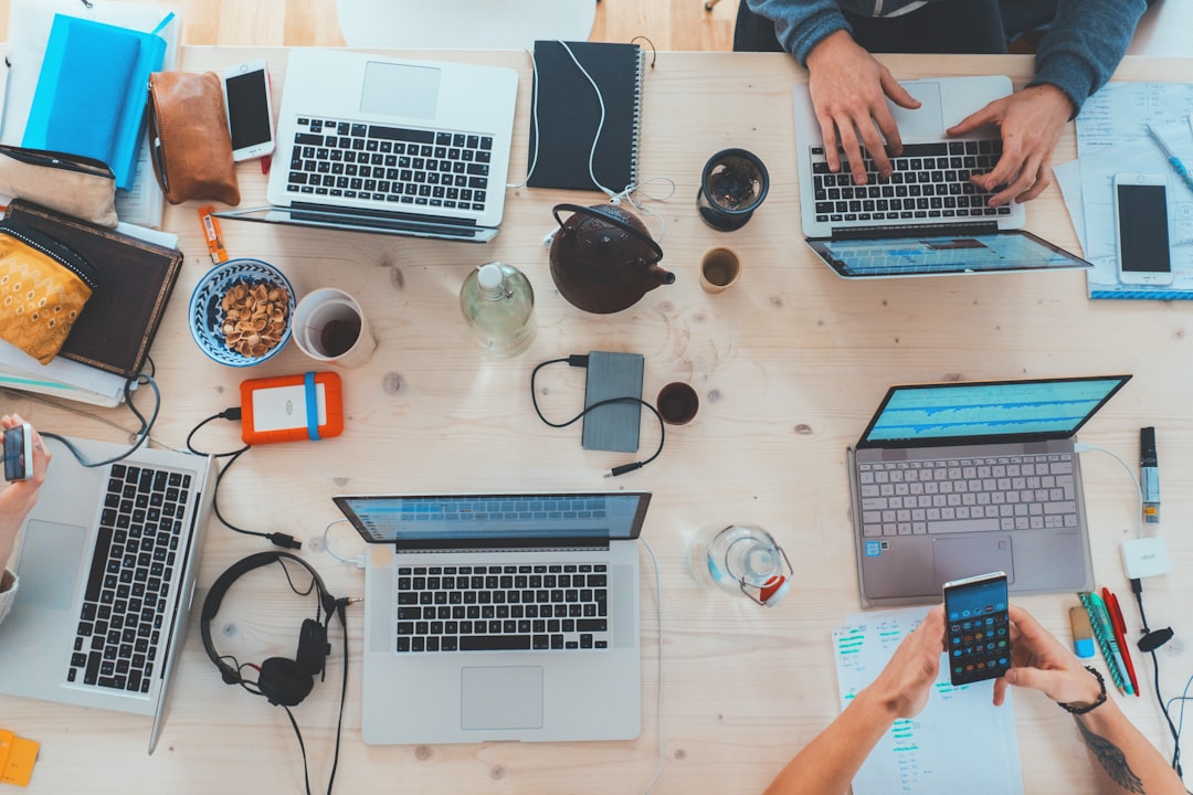 The Ultimate Guide to Tech Gadgets for the Modern Minimalist
