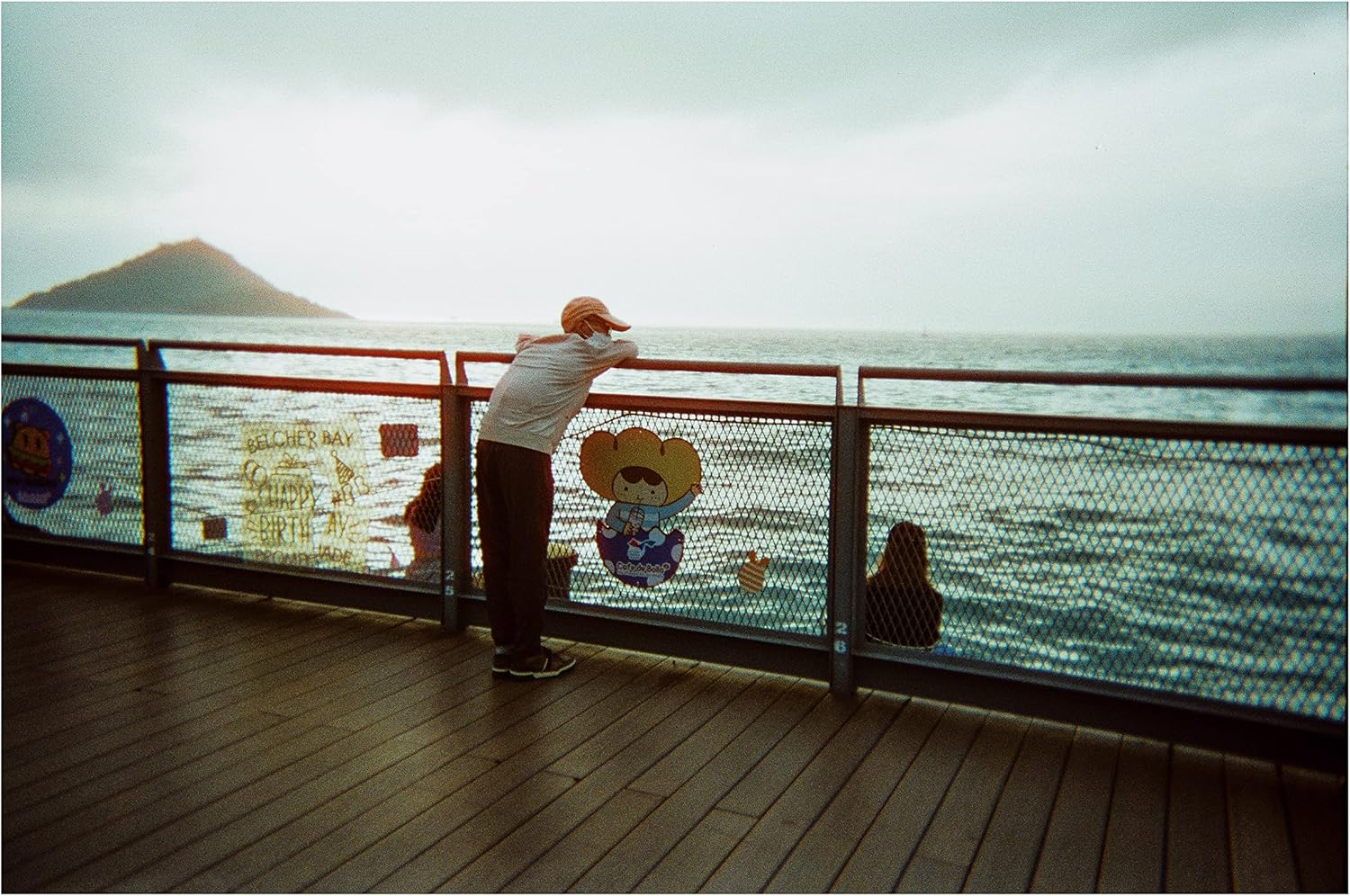 RETO Amber Spark 35mm Disposable Film Camera 27exp, Color Negative Film, Focus Free, Easy to Use, Built in Flash, Single Use (Film and Battery Included) - Image 5